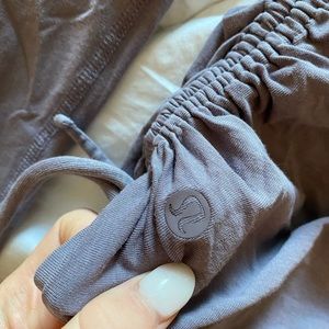 LULULEMON TOP SIZE 2!